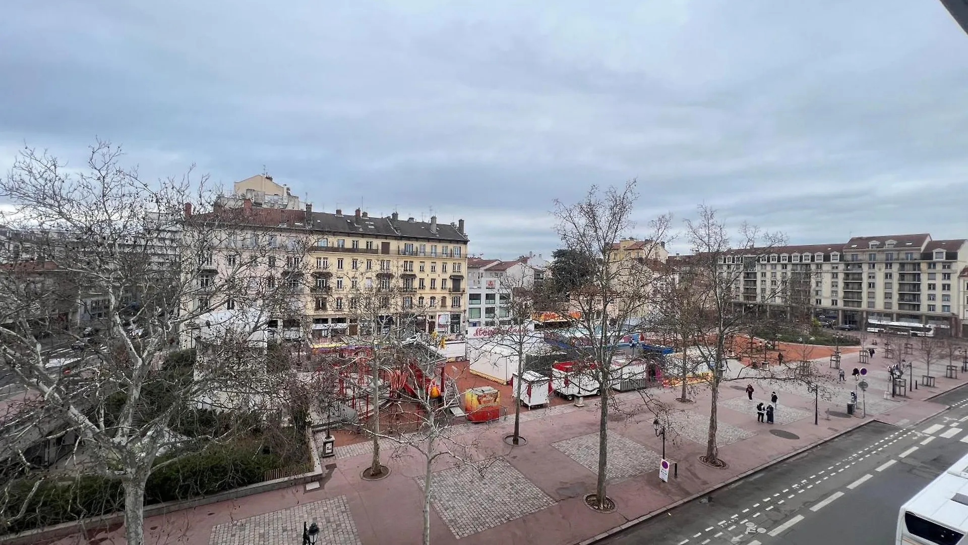 Apartment Le Fort - T2 Cosy - Place Des Freres Lumiere Lyon